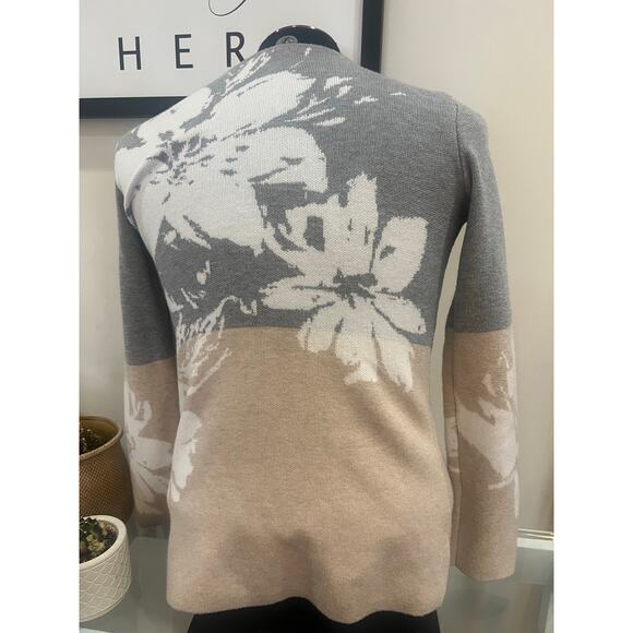 Calvin Klein Floral Sweater - Picture 1 of 6